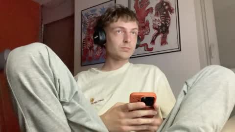 Snapshot of mimiro12 chatting on 04/03/26, 12:19 mimiro12 online show from 04/03/26, 12:19