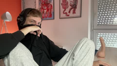 Snapshot of mimiro12 chatting on 04/03/26, 12:25 mimiro12 online show from 04/03/26, 12:25