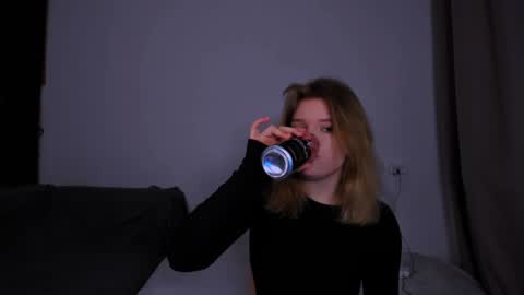 hi Im Mina  online show from 12/05/24, 01:36