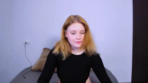 hi Im Mina  online show from 10/13/25, 10:32