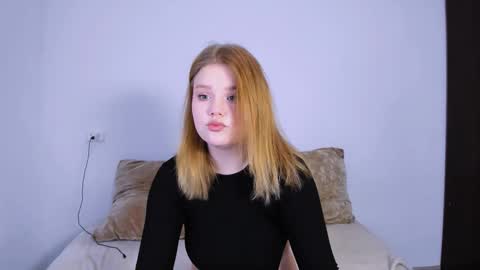 hi Im Mina  online show from 10/19/25, 10:32