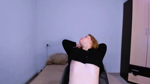 hi Im Mina  online show from 11/25/25, 02:44