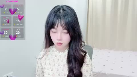 Snapshot of minaaaa69879 chatting on 06/19/26, 02:38 Na online show from 06/19/26, 02:38