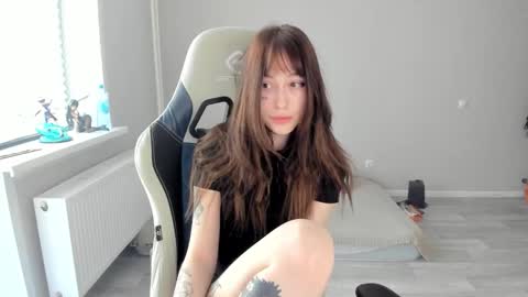 minadzukii online show from 09/24/25, 11:13