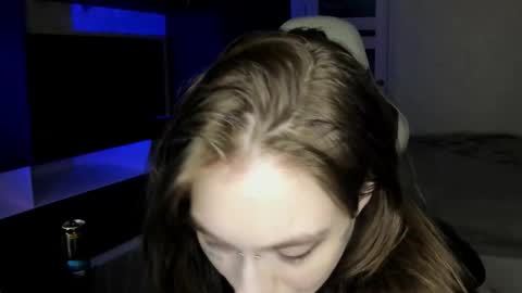 minadzukii online show from 11/19/25, 07:25