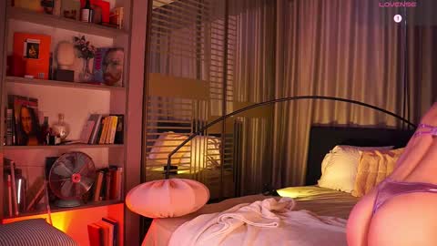 Frances  Next streams Thu Fri Sat 8am -  4pm GMT3 online show from 02/13/26, 07:04