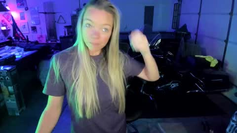 Mindy Mars online show from 10/17/25, 02:30