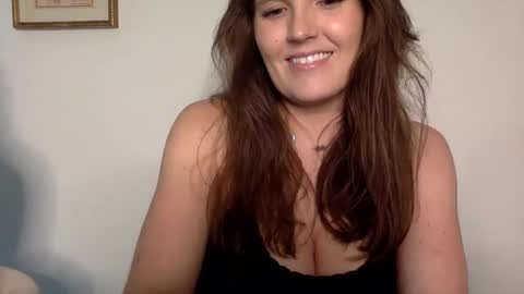 Snapshot of mindymounds chatting on 05/09/26, 11:54 Mindy online show from 05/09/26, 11:54