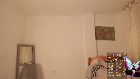 Snapshot of minefoxy2 chatting on 01/12/25, 10:12 Amber online show from 01/12/25, 10:12