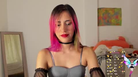 Snapshot of minefoxy2 chatting on 01/26/25, 04:51 Amber online show from 01/26/25, 04:51