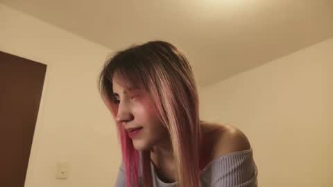 Snapshot of minefoxy2 chatting on 03/07/25, 04:46 Amber online show from 03/07/25, 04:46