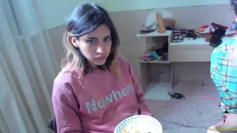 Snapshot of minefoxy2 chatting on 09/17/25, 07:59 Amber online show from 09/17/25, 07:59