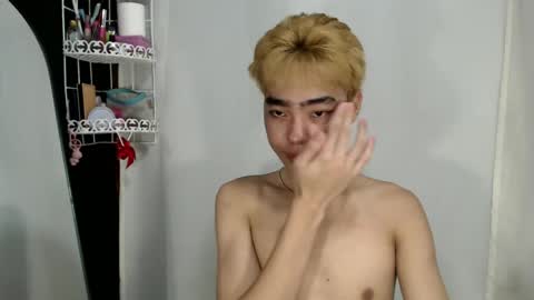 mingkla_man online show from 05/03/26, 10:10