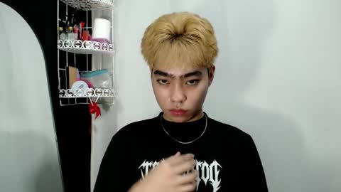 mingkla_man online show from 05/09/26, 02:55
