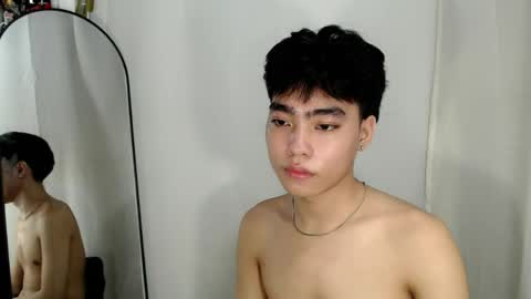 mingkla_man online show from 05/22/26, 03:24