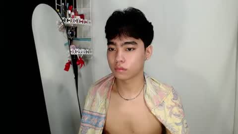 mingkla_man online show from 06/11/26, 07:39