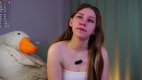 Snapshot of minhgrow chatting on 03/08/26, 02:04 Mary online show from 03/08/26, 02:04