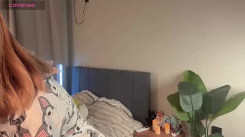 Snapshot of minicleo chatting on 10/09/25, 01:42 Cleo online show from 10/09/25, 01:42