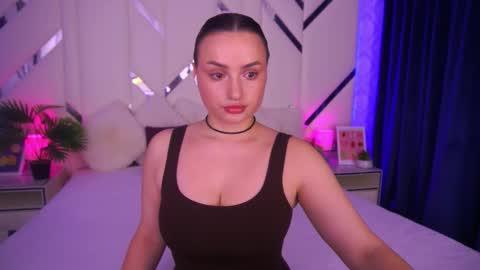 minifox_ online show from 11/18/25, 08:19