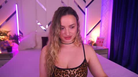 minifox_ online show from 11/23/25, 08:25