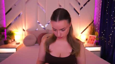 minifox_ online show from 03/16/26, 07:01