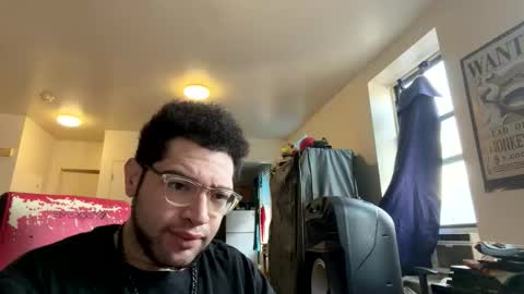 Snapshot of minimoose1003 chatting on 02/08/26, 01:25 minimoose1003 online show from 02/08/26, 01:25