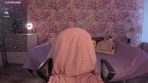 Ariana online show from 12/02/24, 07:25