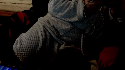 Snapshot of minka0 chatting on 12/01/25, 08:47 minka0 online show from 12/01/25, 08:47