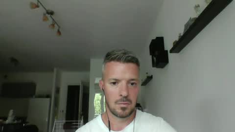 Snapshot of minka28 chatting on 06/11/26, 05:22 minka28 online show from 06/11/26, 05:22