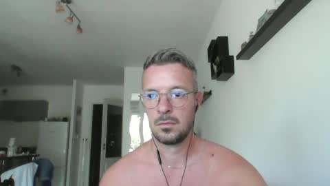 Snapshot of minka28 chatting on 06/19/26, 09:13 minka28 online show from 06/19/26, 09:13