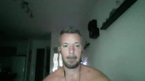 Snapshot of minka28 chatting on 06/26/26, 05:17 minka28 online show from 06/26/26, 05:17