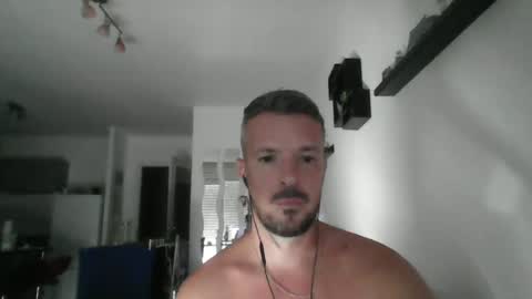 Snapshot of minka28 chatting on 06/29/26, 05:13 minka28 online show from 06/29/26, 05:13