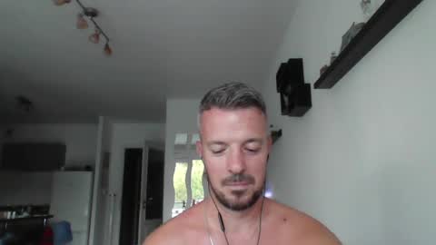 Snapshot of minka28 chatting on 07/16/26, 05:19 minka28 online show from 07/16/26, 05:19