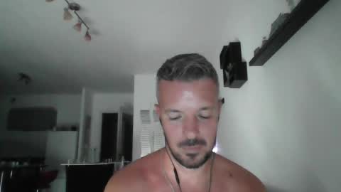 Snapshot of minka28 chatting on 07/18/26, 05:28 minka28 online show from 07/18/26, 05:28