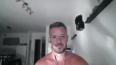 Snapshot of minka28 chatting on 07/20/26, 05:15 minka28 online show from 07/20/26, 05:15