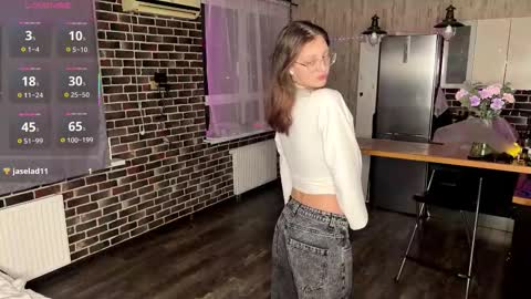 Snapshot of minmee chatting on 03/15/26, 04:13 Asti online show from 03/15/26, 04:13