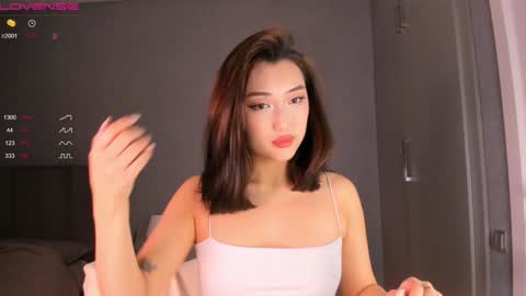 minnie_jin online show from 12/24/24, 02:12