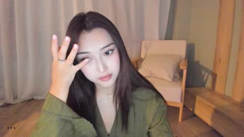 minnie_jin online show from 10/13/25, 01:22