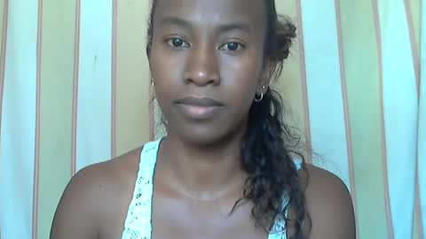 minouch211907 online show from 02/15/25, 08:11