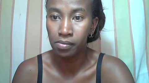 minouch211907 online show from 03/03/25, 12:37