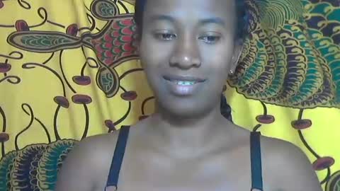 minouch211907 online show from 10/18/25, 07:53