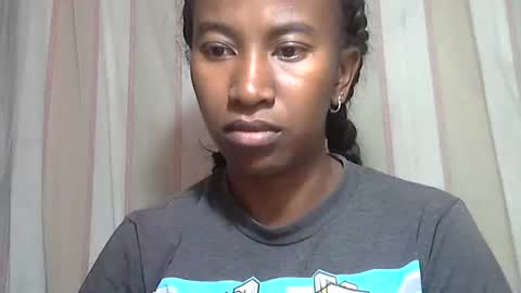 minouch211907 online show from 10/31/25, 04:57