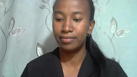 Snapshot of minouch211907 chatting on 04/07/26, 04:57 minouch211907 online show from 04/07/26, 04:57