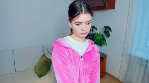 Snapshot of mintykisss chatting on 11/30/25, 07:01 Linda online show from 11/30/25, 07:01