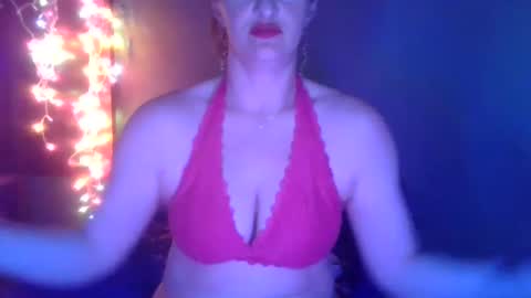 Snapshot of minxtress_macabre chatting on 01/11/25, 11:13 minxtress_macabre online show from 01/11/25, 11:13