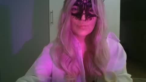 Margo online show from 11/17/25, 04:57