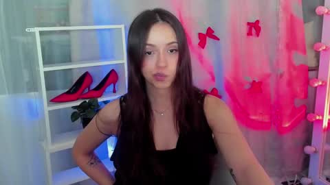 Snapshot of mipsymipson chatting on 01/07/25, 10:22 NEXT STREAM NOVEMBER  27282930 online show from 01/07/25, 10:22