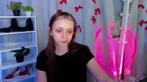Snapshot of mipsymipson chatting on 03/05/25, 10:22 NEXT STREAM NOVEMBER  27282930 online show from 03/05/25, 10:22