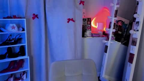 Snapshot of mipsymipson chatting on 01/19/26, 10:30 NEXT STREAM NOVEMBER 27282930 online show from 01/19/26, 10:30