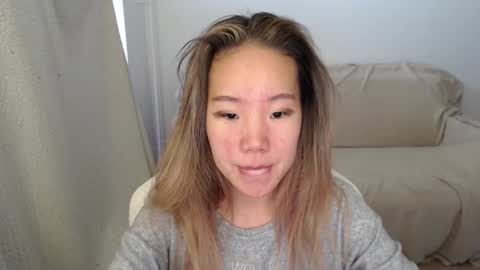 mira_g online show from 09/17/25, 06:15